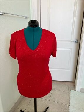 Kohl’s Celebrate Together V-Neck Short Sleeve Tee in Red w/ Gold Sparkles XL